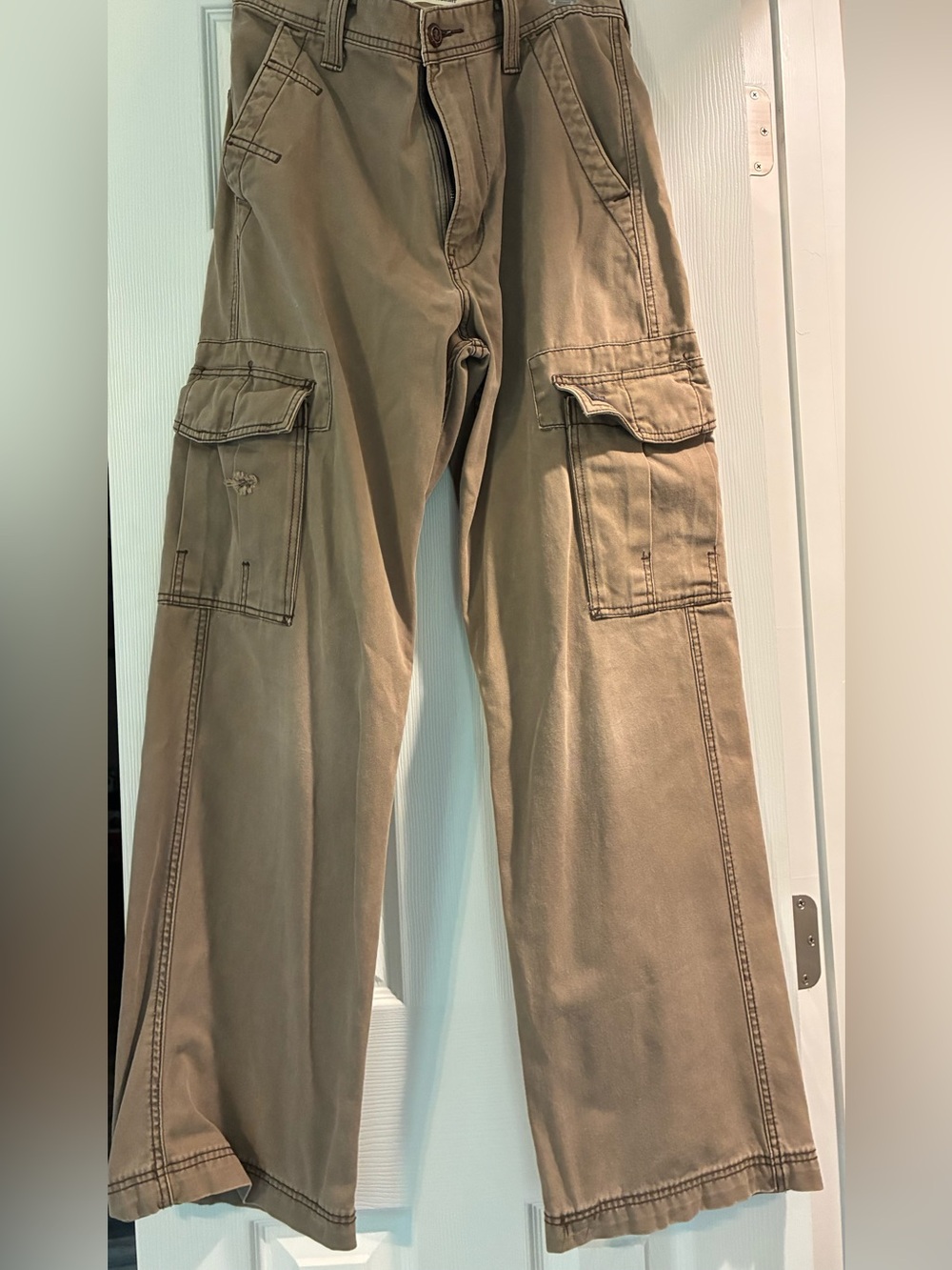 Levi's Men's Cargo Pants in Khaki